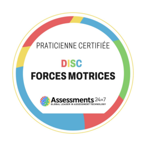 Cercle indiquant Praticienne certifiée DISC et Forces motrices. avec les 4 couleurs du DISC : rouge, vert, bleu et jaune.